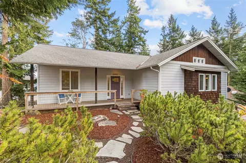 3944 Holcomb St, Port Townsend, WA 98368