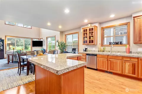 8864 Depot Rd #B, Lynden, WA 98264