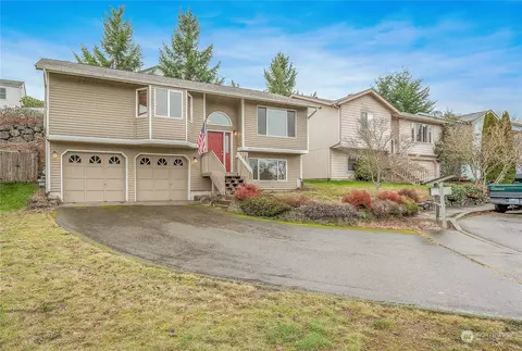 1301 Daniels Ave, Bremerton, WA 98312