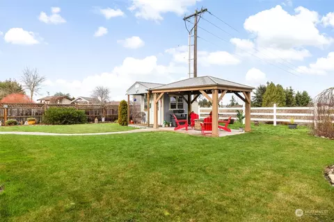 340 E Willow St, Sequim, WA 98382 photo 6
