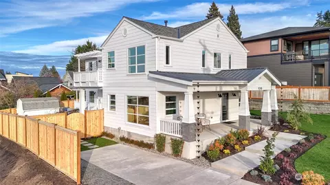 1018 N 34th St, Renton, WA 98056