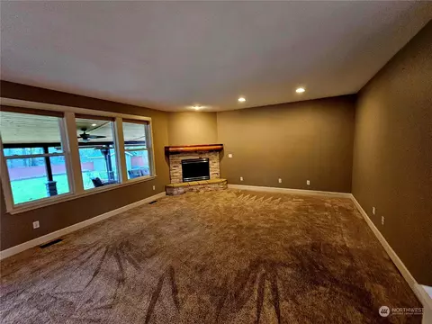 14408 148th St E, Orting, WA 98360 photo 4