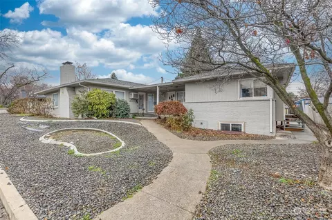 120 S Cascade St, Kennewick, WA 99336