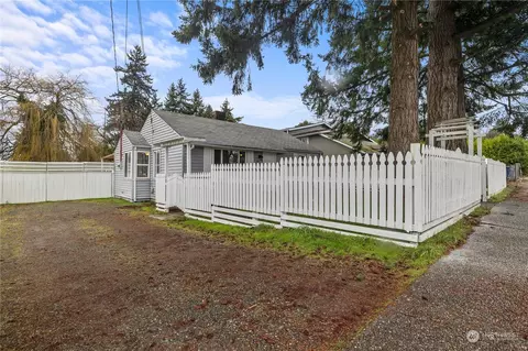 17235 34th Ave S, Seatac, WA 98188