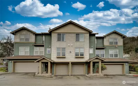 21507 42nd Ave S #G2, Seatac, WA 98198