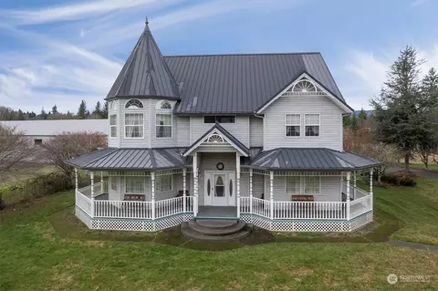 299 E Valley Rd, Skamokawa, WA 98647