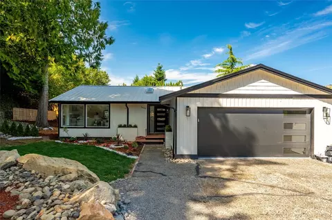 1446 Greenville Dr, Bellingham, WA 98226