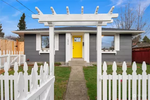 1506 SW Henderson St, Seattle, WA 98106
