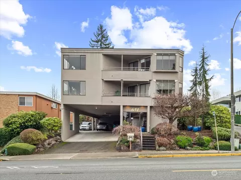 651 5th Ave S #3, Edmonds, WA 98020