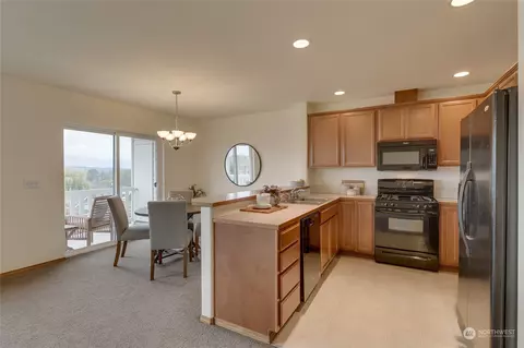 Kitchen - 5210 S 3rd Ave #A, Everett, WA 98203 photo 2 of 2