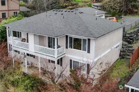 Exterior - 5210 S 3rd Ave #A, Everett, WA 98203 photo 1 of 7