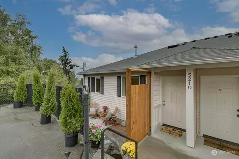 Exterior - 5210 S 3rd Ave #A, Everett, WA 98203 photo 4 of 7