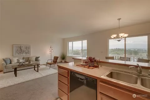 Kitchen - 5210 S 3rd Ave #A, Everett, WA 98203 photo 1 of 2