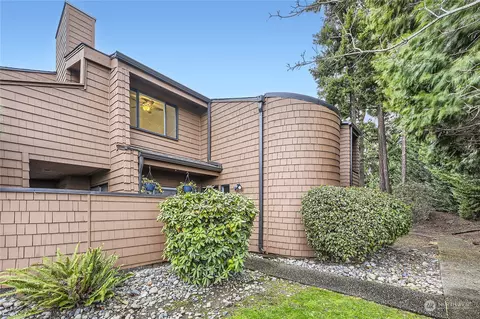 11508 NE 128th St #15, Kirkland, WA 98034