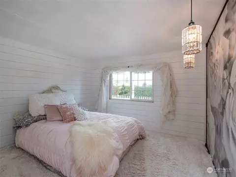 Bedroom - 31 Daisy Ln, Sequim, WA 98382 photo 4 of 6