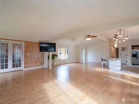 Living - 31 Daisy Ln, Sequim, WA 98382 photo 4 of 5