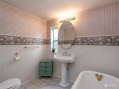 Bath - 31 Daisy Ln, Sequim, WA 98382 photo 5 of 5