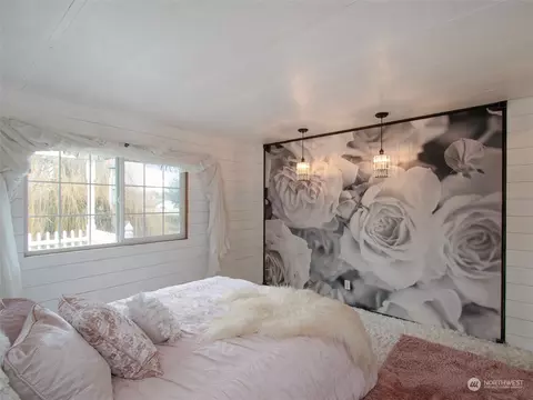 Bedroom - 31 Daisy Ln, Sequim, WA 98382 photo 5 of 6