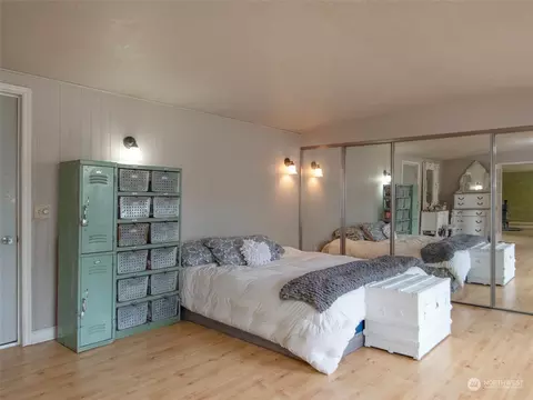 Bedroom - 31 Daisy Ln, Sequim, WA 98382 photo 2 of 6