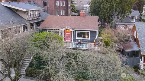 816 E Gwinn Pl, Seattle, WA 98102