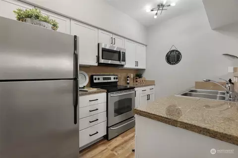 18930 Bothell Everett Hwy #D101, Bothell, WA 98012 photo 9