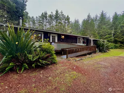 213 Overlake St NE, Ocean Shores, WA 98569