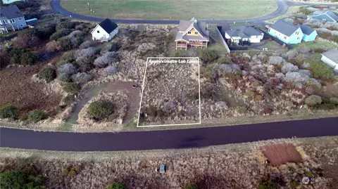 424 S Bel Air Loop, Ocean Shores, WA 98569