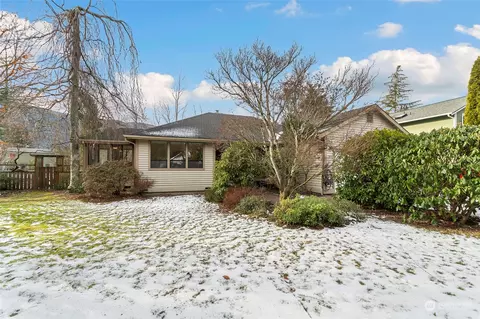 389 Ogle Pl NE, North Bend, WA 98045