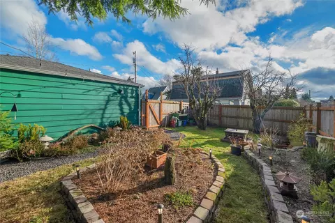 Exterior - 2502 19th St, Everett, WA 98201 photo 9 of 12