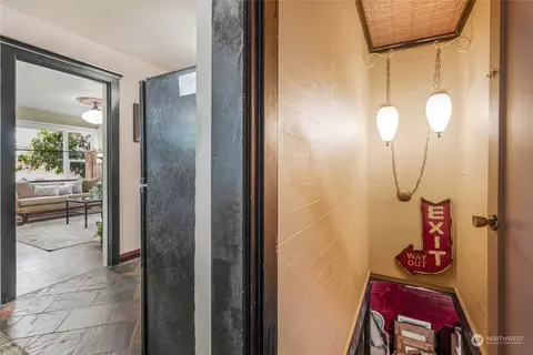 Bath - 2502 19th St, Everett, WA 98201 photo 1 of 3