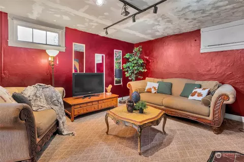 Living - 2502 19th St, Everett, WA 98201 photo 5 of 5
