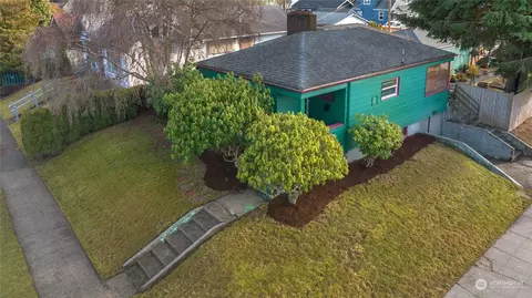 2502 19th St, Everett, WA 98201