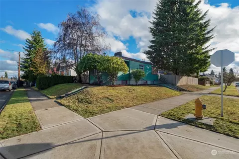 Exterior - 2502 19th St, Everett, WA 98201 photo 12 of 12