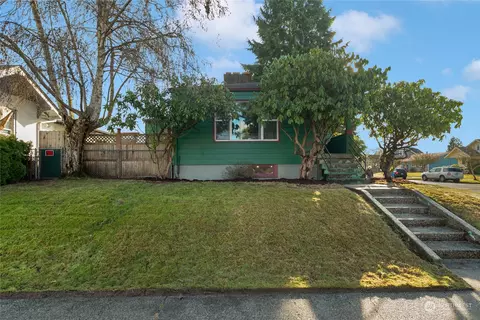 Exterior - 2502 19th St, Everett, WA 98201 photo 11 of 12