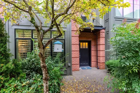 10575 NE 12th Pl, Bellevue, WA 98004