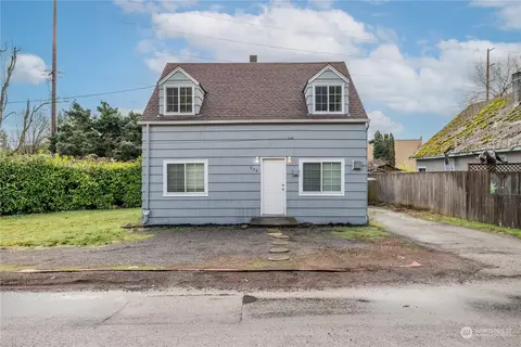 808 S Clark St, Kelso, WA 98626