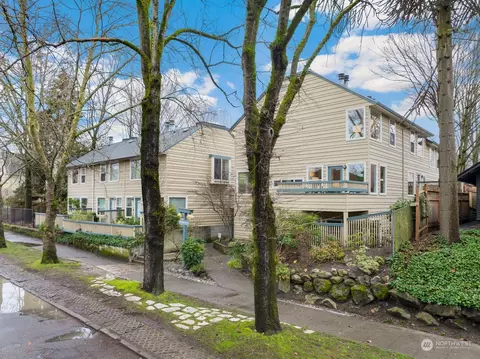 1718 16th Ave #2, Seattle, WA 98122