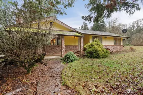 593 Agren Rd, Castle Rock, WA 98611