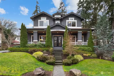 8425 SE 39th St, Mercer Island, WA 98040