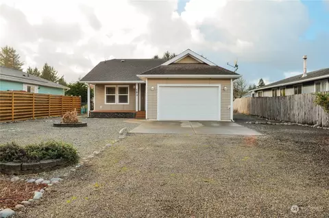 153 Canal Dr NE, Ocean Shores, WA 98569