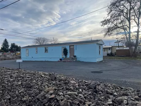 19354 Adams St NW, Soap Lake, WA 98851