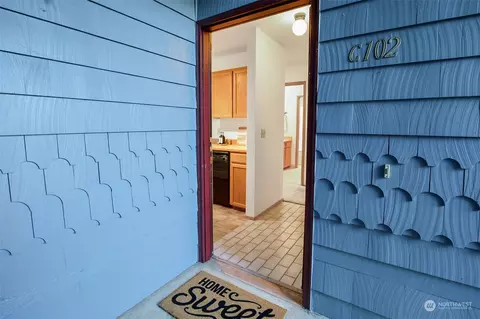 4118 212th St SW #C102, Mountlake Terrace, WA 98043
