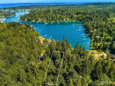 7380 NE Manual Rd, Bainbridge Island, WA 98110