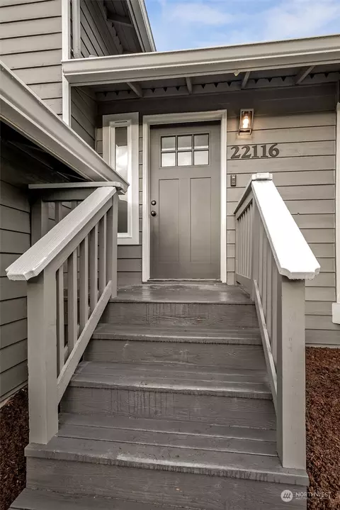 22116 SE 251st Ct, Maple Valley, WA 98038 photo 2