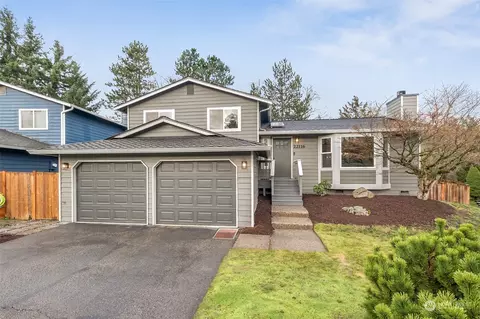 22116 SE 251st Ct, Maple Valley, WA 98038