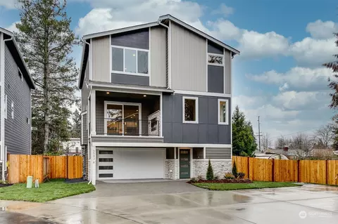 16535 8th Ave NE #B, Shoreline, WA 98155