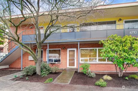 4710 Dayton Ave N #2, Seattle, WA 98103