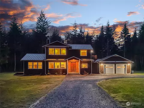 185 Parker Wood Ln, Coupeville, WA 98239