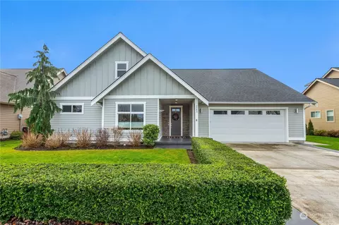 2083 Woodsman Dr, Lynden, WA 98264