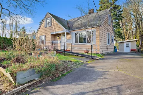 6912 S 115th St, Seattle, WA 98178